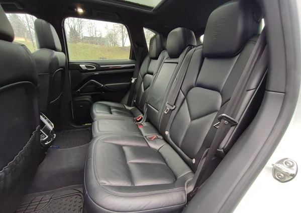 Porsche Cayenne cena 154900 przebieg: 105000, rok produkcji 2017 z Katowice małe 781